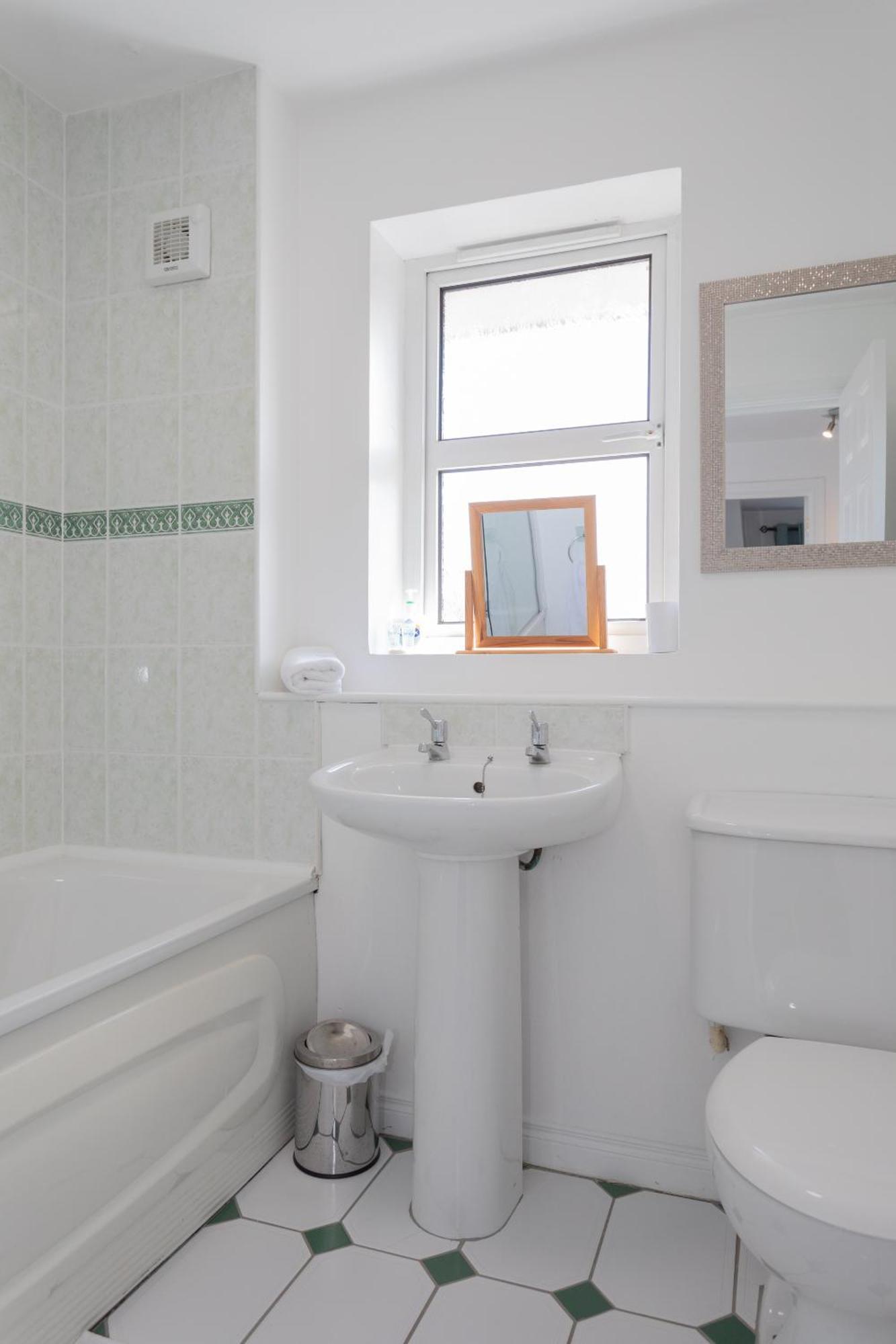 Ardenlee - Stylish 3 Bed Apt Close To City, Parking And Wifi ベルファスト エクステリア 写真